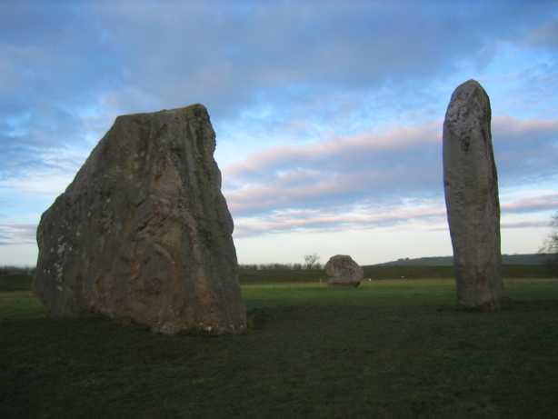 Avebury_stones_9.jpg