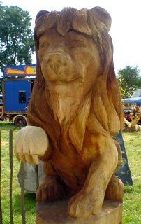 Lion carved with a chainsaw