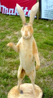 Rabbit carved with a chainsaw